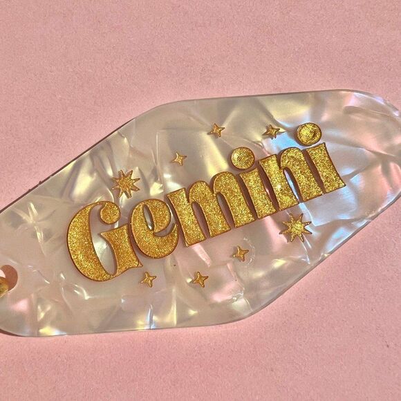 Gemini Engraved Gold Glitter Resin Horoscope Keychain - Picture 3 of 5
